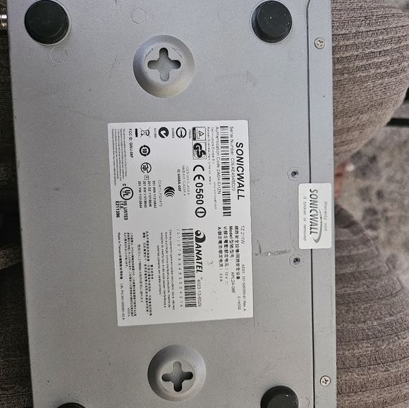 SonicWall Network Security Appliance Sonicwall TZ 215 7-Port 10/100/1000Network. - Picture 9 of 10